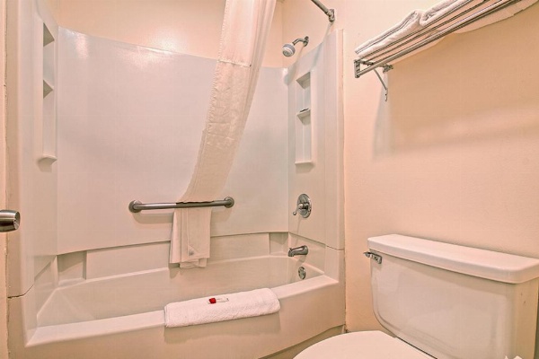 Regency Inn & Suites image 10