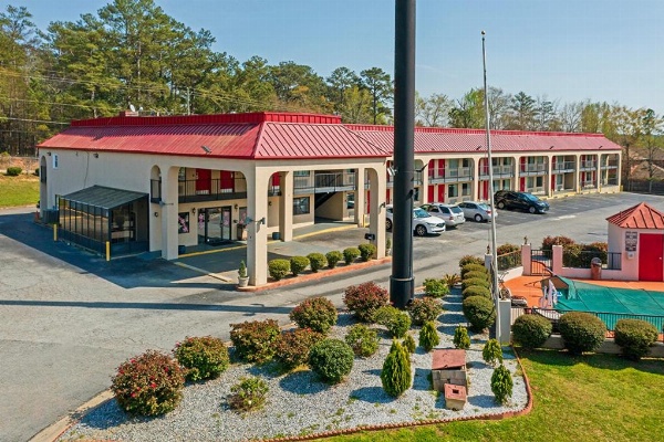 Regency Inn & Suites image 4