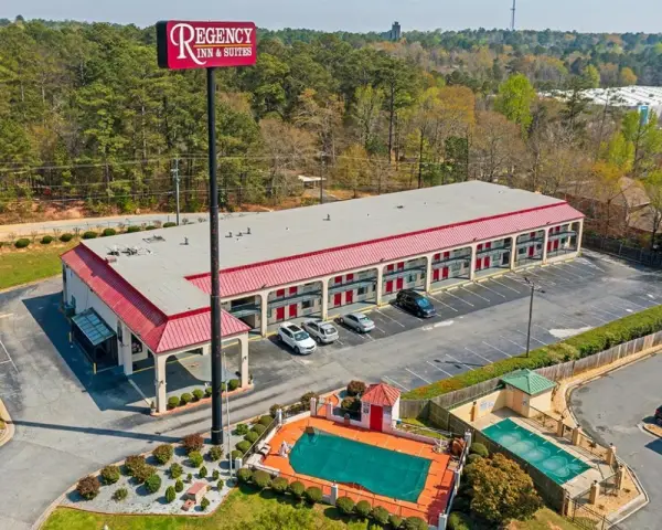 Regency Inn & Suites Main image