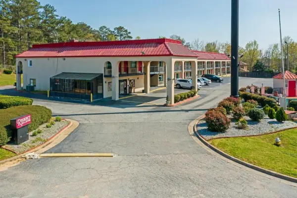 Regency Inn & Suites Main image